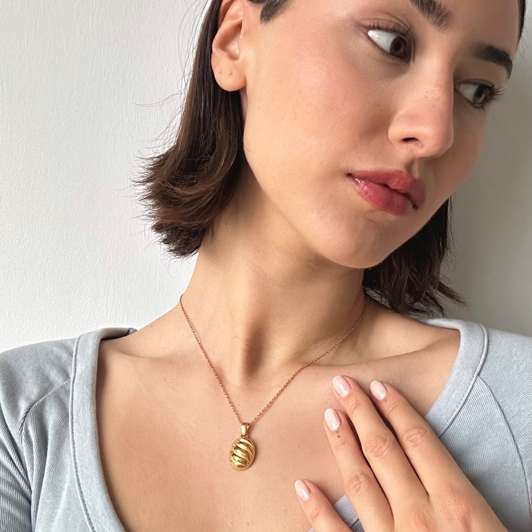 chunky oval pendant necklace