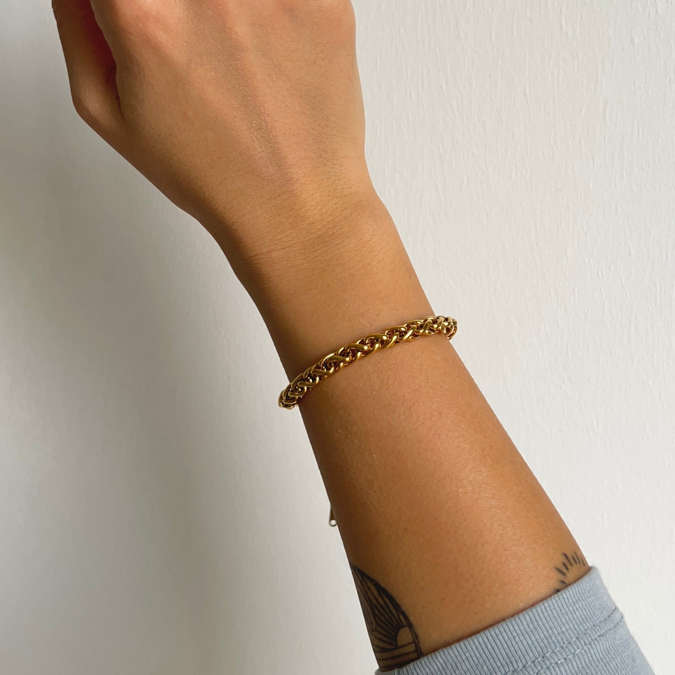 gold thick chain bracelet