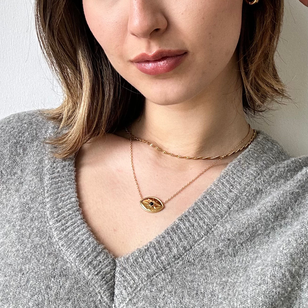 large pendant necklace