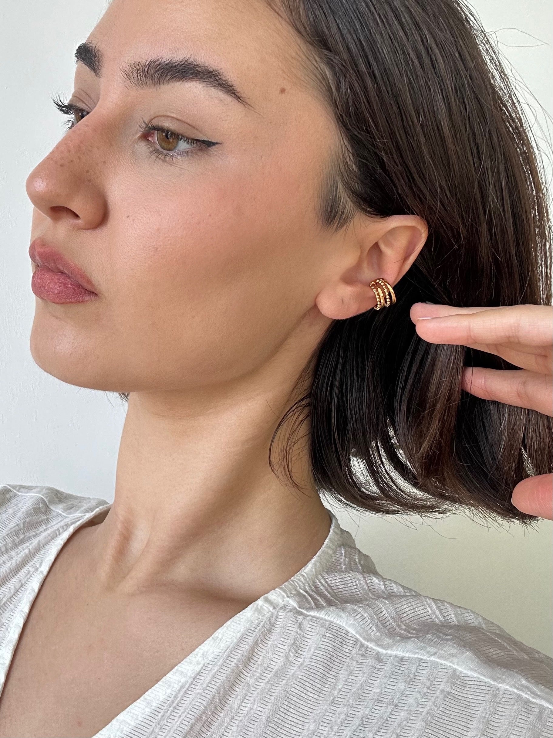gold minimal ear cuff