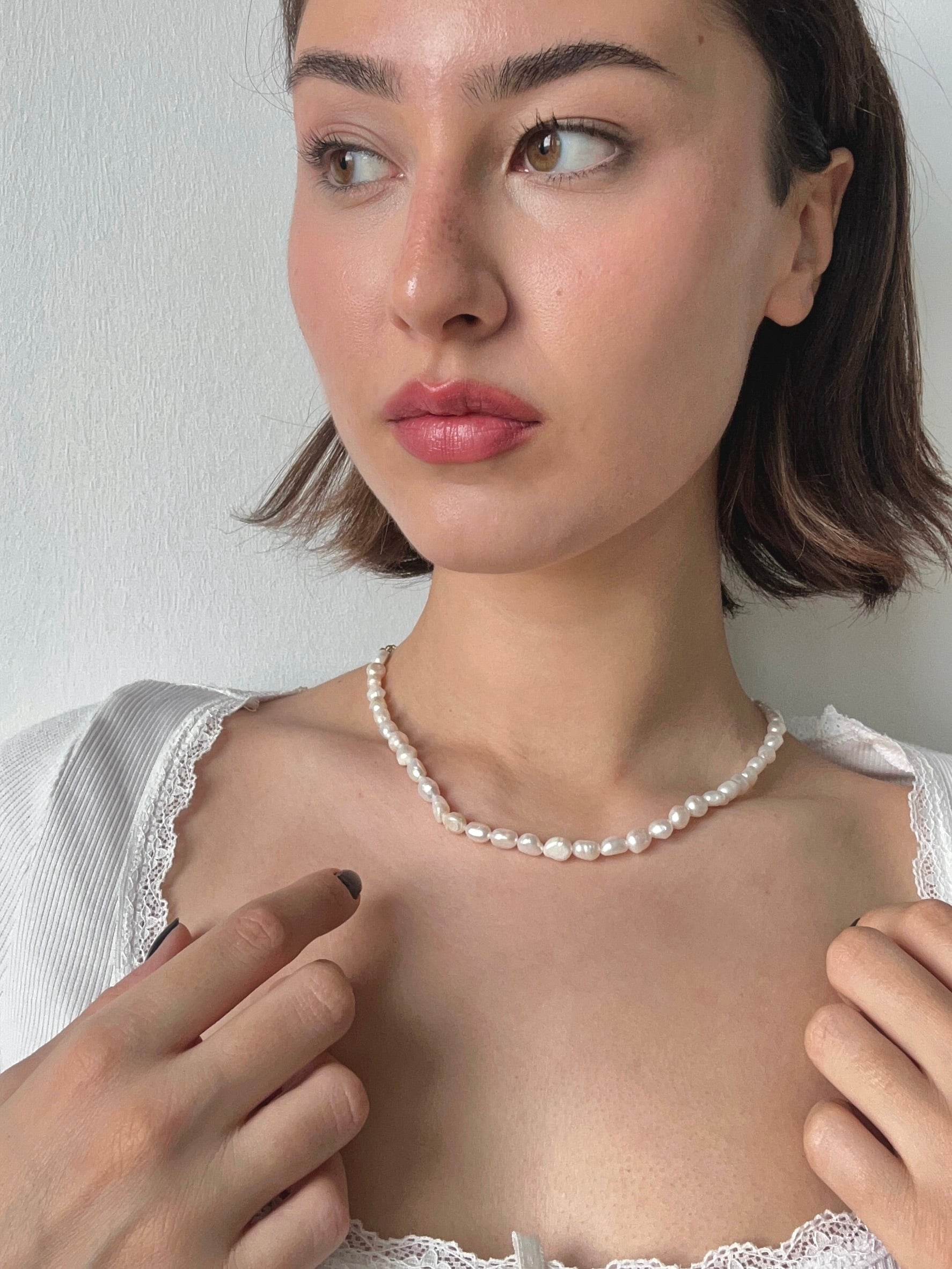 short chunky pearl necklace