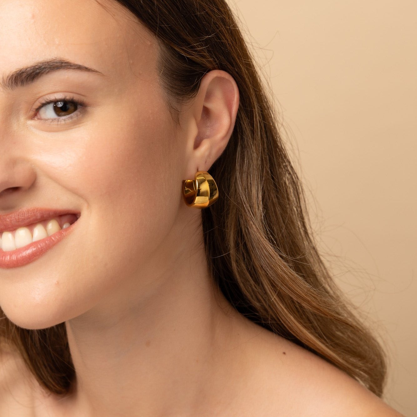 GOLD CHUNKY STATEMENT HOOP EARRINGS