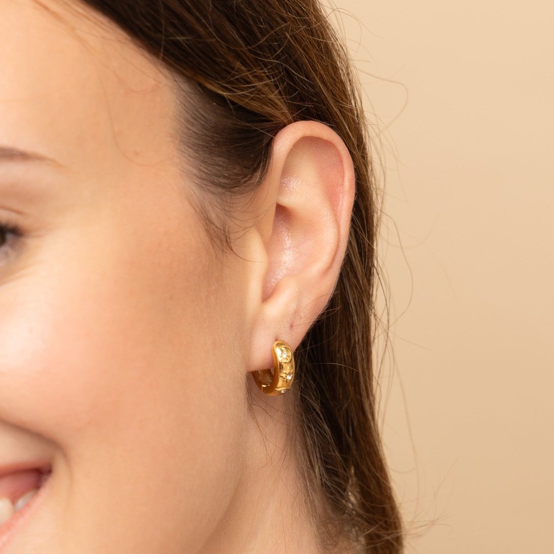 gold mini chunky huggie hoop earrings